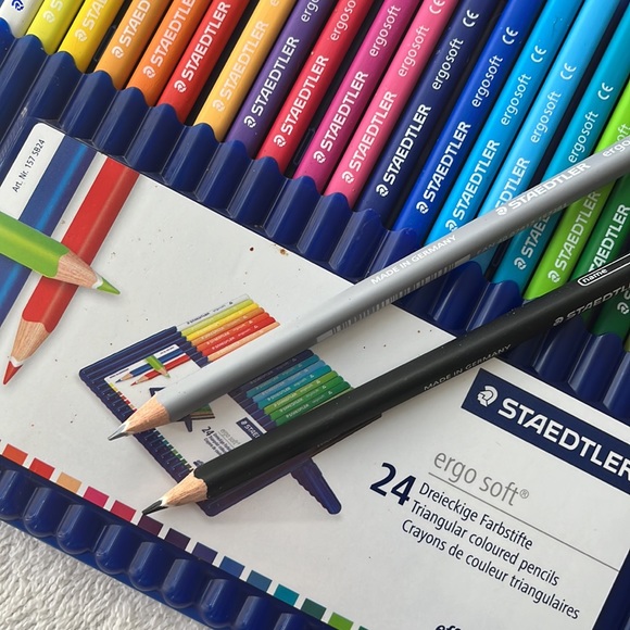 Staedtler Art Staedtler Ergosoft Colored Pencils 24 Count With Case